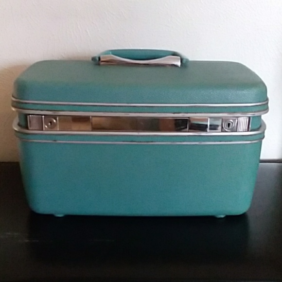 Sampsonite Handbags - Classic Vintage Train Case (#1 of 2)